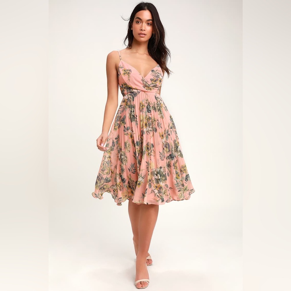 NWOT Lulu's Loving Feelings Peach Floral Print Pleated Midi Dress M Garden Party